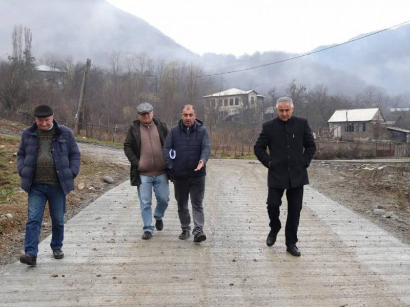 დასრულდა სოფელ აღვის საავტომობილო გზის რკინა-ბეტონით მოწყობის სამუშაოების პირველი...